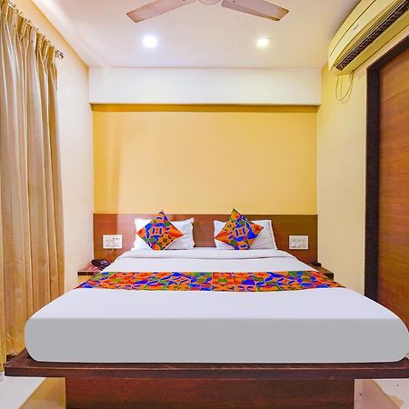 Fabhotel Rb Residency Сурат Екстер'єр фото