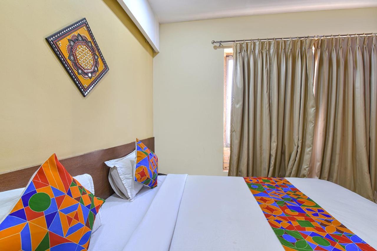Fabhotel Rb Residency Сурат Екстер'єр фото